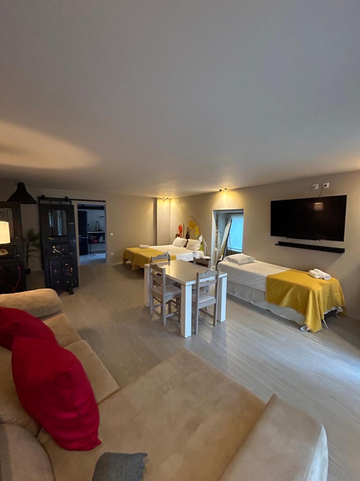 דירות קמיניה Casas Sebastiao - Tourist House חדר תמונה